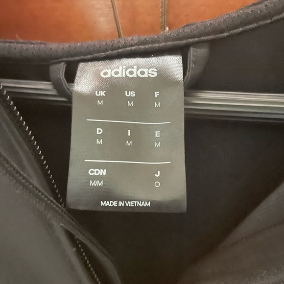 Adidas jogging jacket - MENS M - Picture 2 of 5